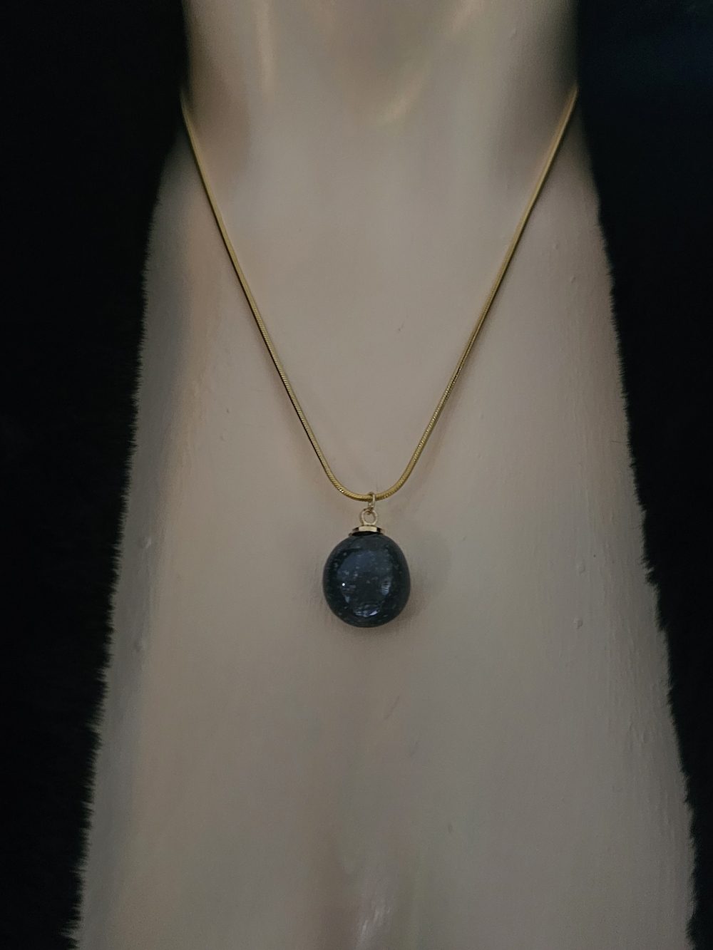 Gold Chain Necklace with Dark Agate  Gemstone Pendant - Elegant Women's Jewelry(